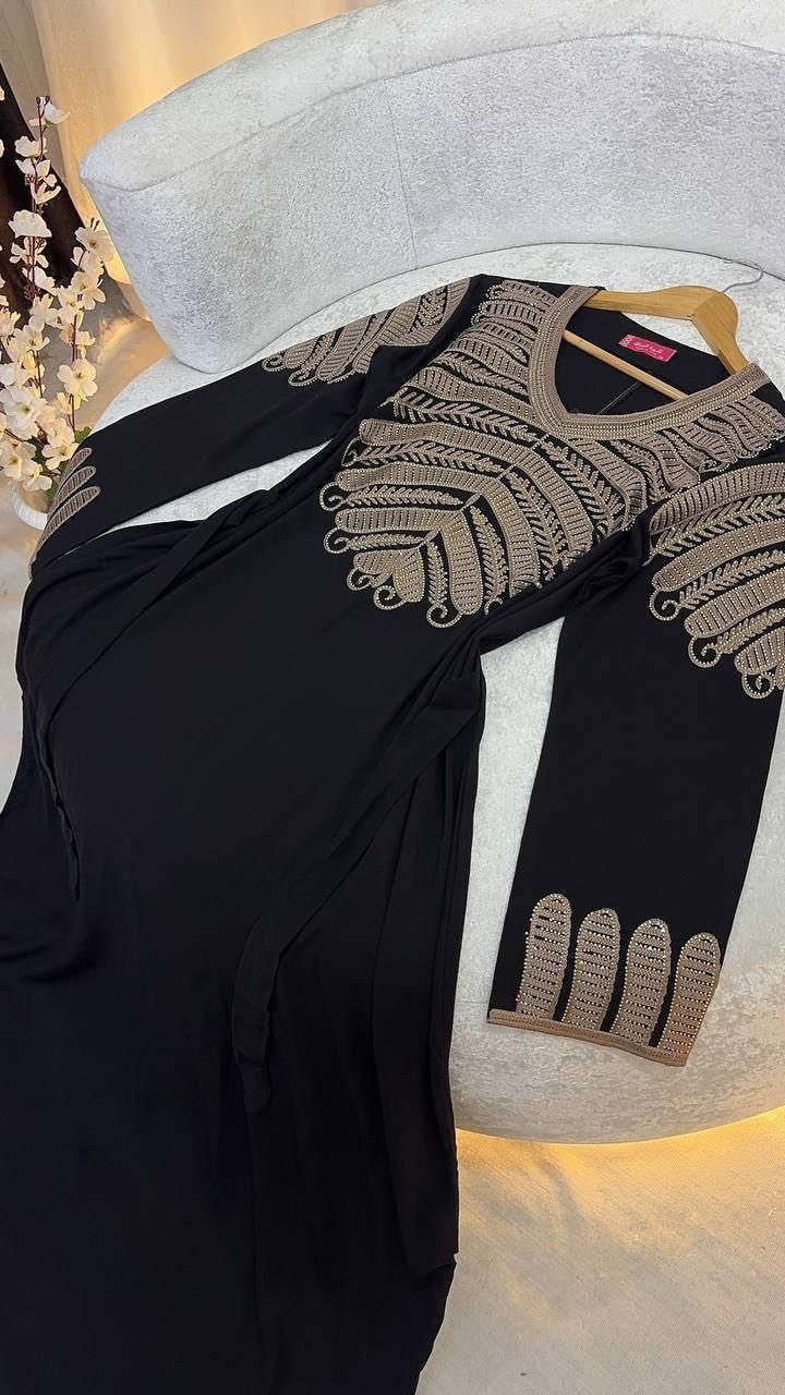 أناقة وفخامة بتطريز درجة أولى
بخامة كشمير دبل كلوش 
القياس L/XL/2XL

🔷سعر الدرزن 155 الف  🔷


**إذا كنت صاحب هذا الإعلان وتريد حذفه لأي سبب، رجاءا أرسل رسالة إلى الدعم الفني**