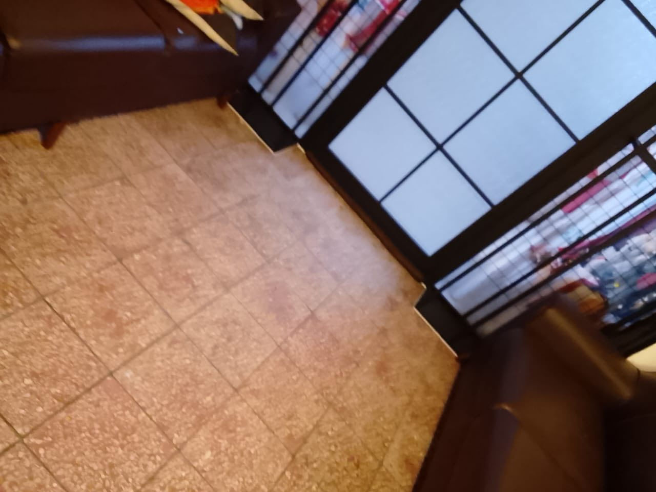 بيت للبيع ٤٠ متر واقع حال ٤٥ متر شارع عريض مقابيل بيت تشجير ب 🏠 غرفتين نوم.وصالة وخدمات  بي مؤجر بيت 🏠 
بغداد الجديدة الالف دار يم مدرسة شهيد جمال الابتدائية 

مكتب فؤاد للعقار 

***********
