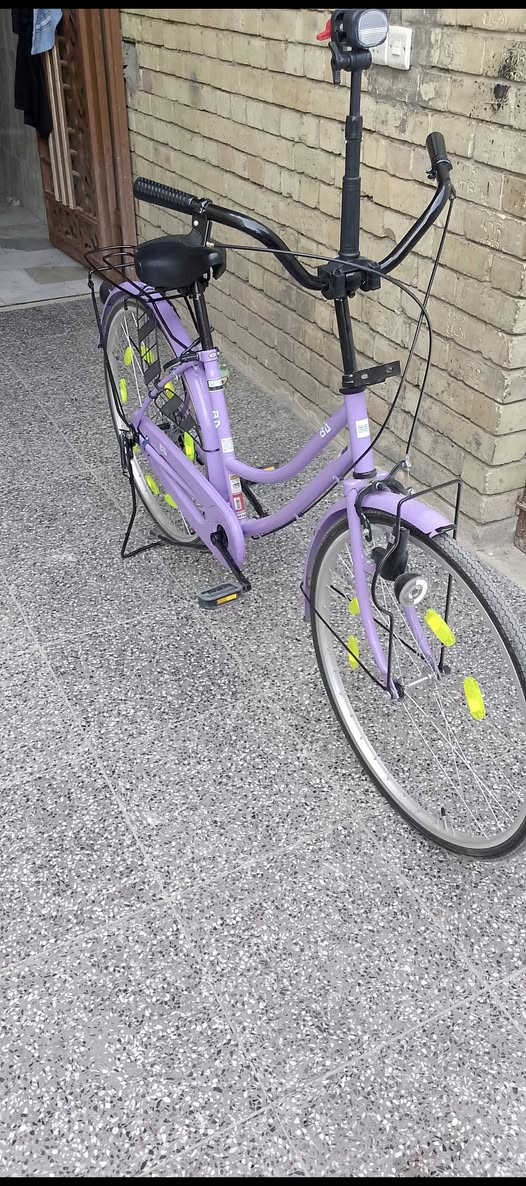 بايسكل للبيع بيدي موديل 22 حجم 26 مكان بغدا السعر 135 ***********
