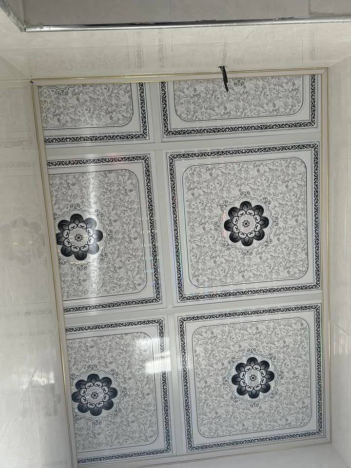 عمل جميع انواع ديكورات جبس مبورد وسقوف ثانويه وجميع انواع الاصباغ داخل كربلا ***********
