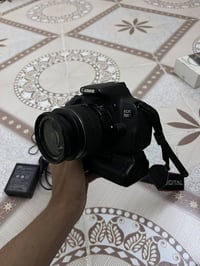 للبيع كانون 700D كاميرا بحالة جديده مع جميع الملحقات   عدسه   جنطه   ش...