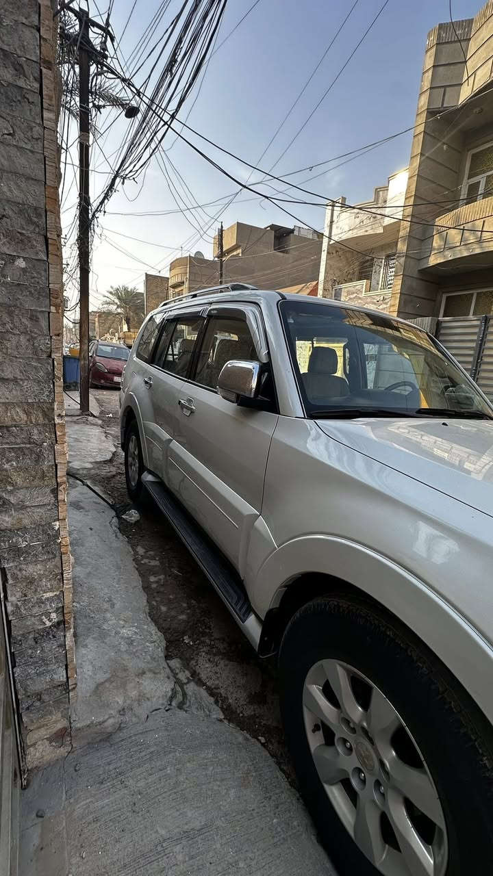 سلام عليكم 
للبيع باجيرو حبتور2014  محرك 3500 (6سلندر) فول مواصفات كشنات كهرباء فتحة سقف دمام 
+منضومه زنون الصليه + عزل من الطسات 
+شاشه  وتربيد خير من الله ثلج 7راكب 
سياره مكفوله كفاله عامه من الدعاميه للدعاميه فقط ملاحضه صغيره بيه اقل الشبر بار بل بنيد  سونار وين ميعجبك افحص ماشيه 100km حقيقي. سنويه لل26. مكاني بغداد الامين الثانيه سعر 170
بيها مجال.   للأستفسار ***********
***********
