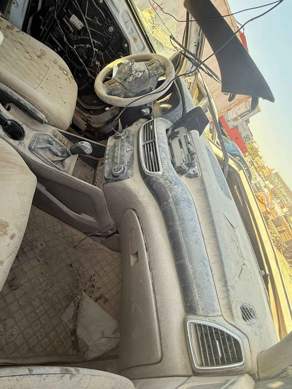 للبيع توسان موديل 2019 خليجي رقم اربيل الدولي السعر 65$ ورقه وبيه مجال  مكان السياره بغداد *********** محرك مابيه شي  السياره تعرضت لحادث
