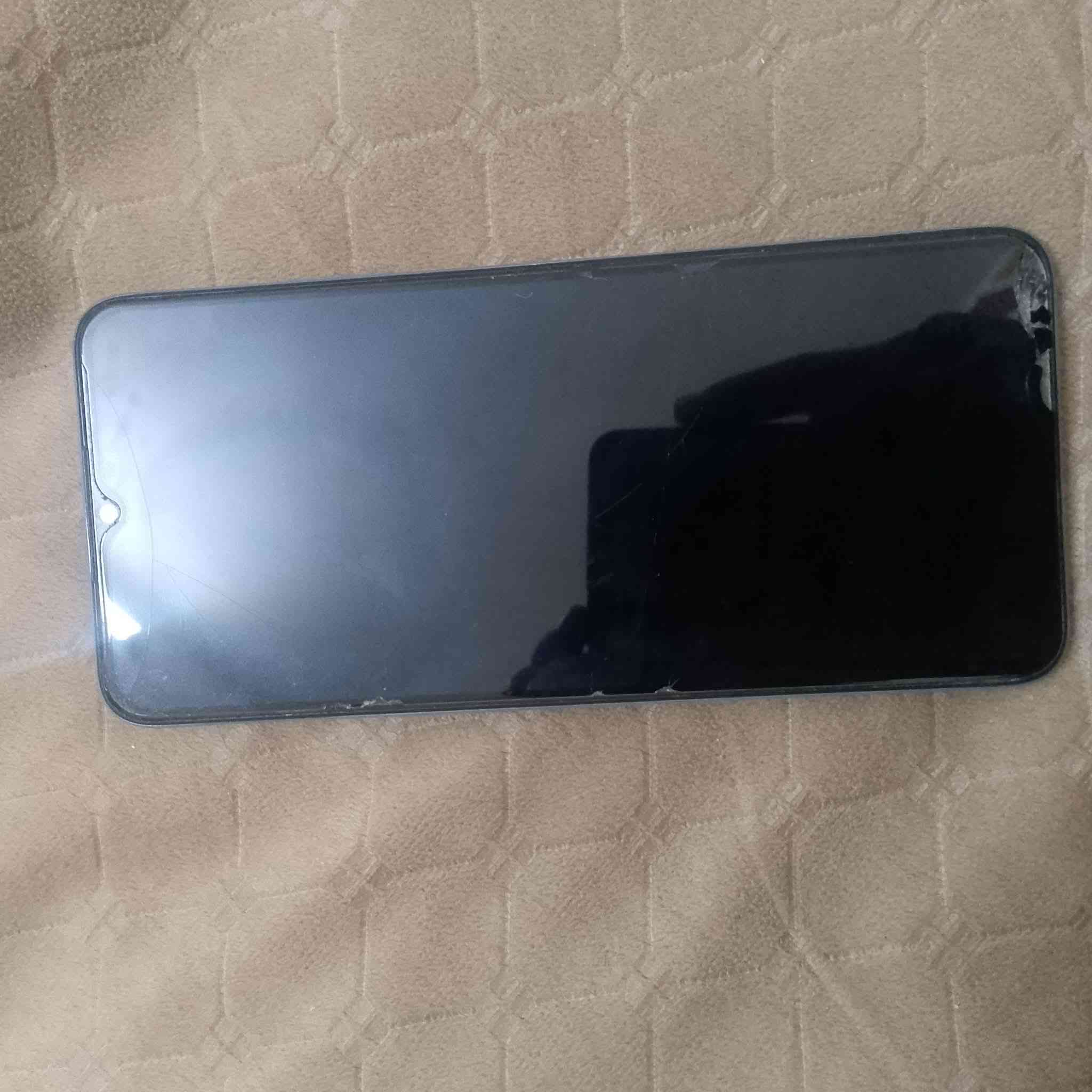 السلام عليكم  OPPO A18
الذاكرة128 الرام8 الشرك بل لزكة لاتصال على ***********
