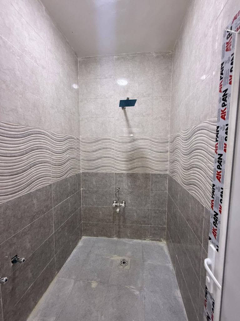 تتوفر 3  بيوت حديثة بمختلف التصاميم وبموقع مميز 📍

🔹 مساحة كل البيت: 150 متر
🔹 الطابو: زراعي عراقي سند 25 رسمي
🔹 يحتوي على:
▪️ غرفتين
▪️ صالة
▪️ مطبخ
▪️ ديوانية
▪️ صحيات
▪️ كراج 🚗
سعر البيت الواحد 87 وقابل للتفاوض 
📍 العنوان:
البصرة - أبي الخصيب - كوت ثويني

📞 للاستفسار والحجز:
***********

✨ كما نستقبل جميع عروض بيع وشراء العقارات في البصرة وأقضيتها البصرة, العراق
