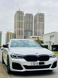 بي إم 530i • ٢٠٢٢ • هارمن كاردن