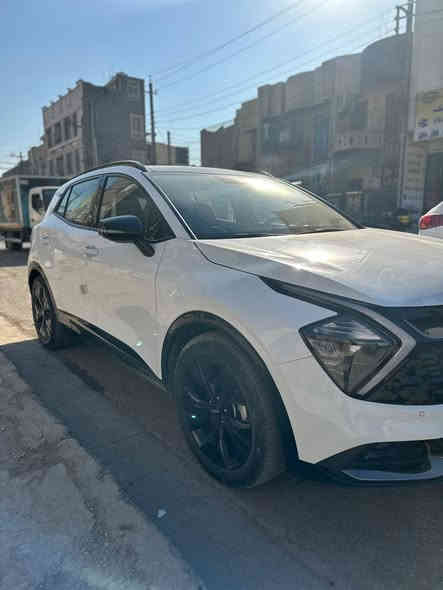 السلام عليكم 
للبيع كيا سبورتج موديل 2024 رقم اربيل 
فول مواصفات بلاك ادشين 
مكفولة كفاله من صبغ وضربة 
بانوراما جلد لونين زيتوني ومخمل كنتارة 
مكان السيارة بغداد 
سعر السيارة 239 ورقة وبيها مجال بسيط 
رقم هاتف ***********
