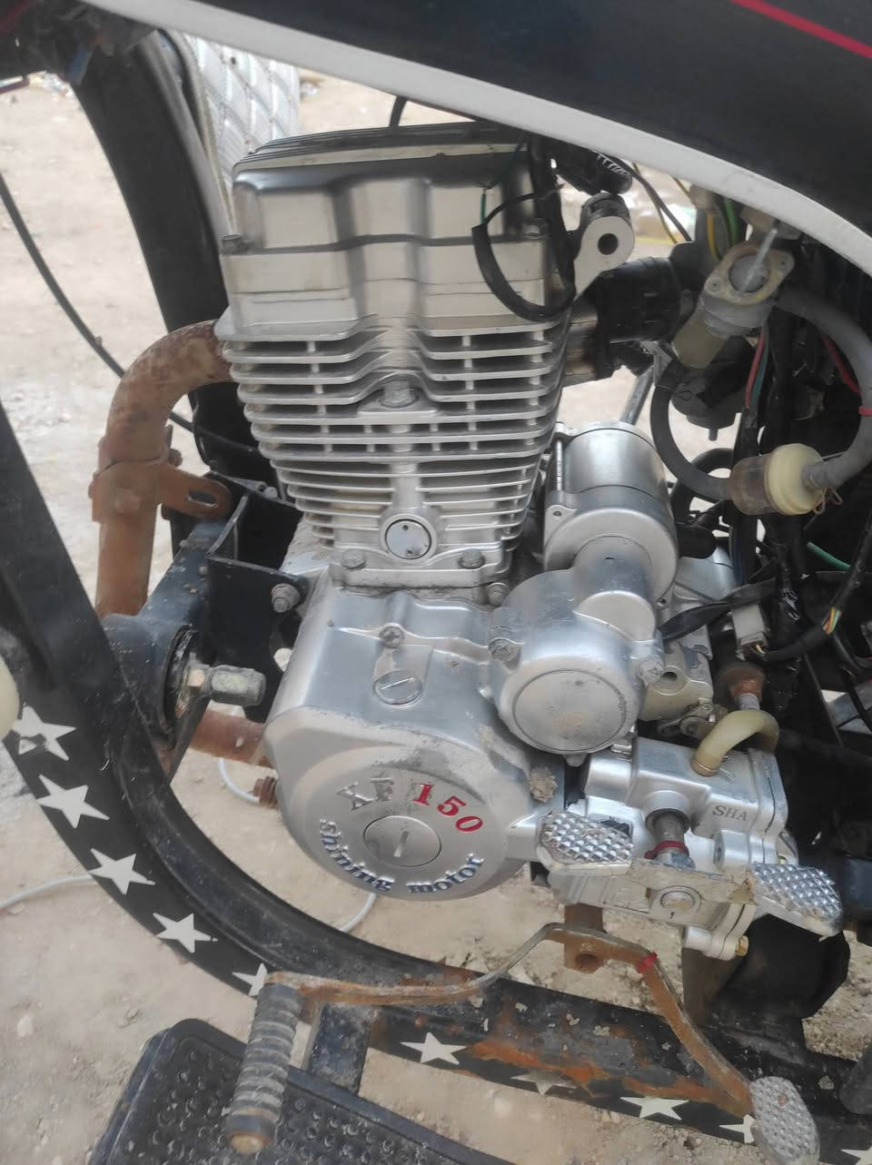 ستوته جمره نضيفه للبيع
الون.. اسود
كهربائيات كلها شغاله مع شاشه الكترونيه
محرك نضييف 
اوراق. كامله
مع دوشمه البدي والتكيه والدرع والكشن
مع سبير وجك
موديل. 2023 
المكان سوق الشيوخ.. حي ام البنين
للاستفسار  الاتصال على الرقم..  ***********
