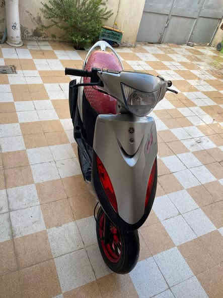 السلام عليكم دراجه ماكس عدله نضيفه مامفتوحه جديده اشاير كلوابات كلها شغاله  السعر 800 وبيها مجال مكاني الزبير ‏‪***********‬‏
