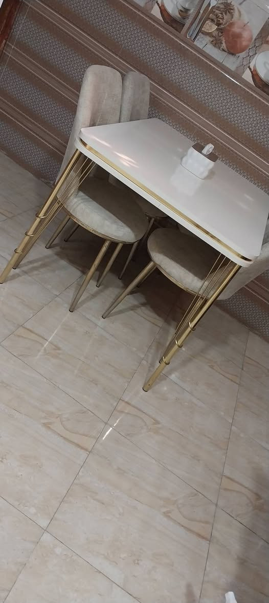 ميز طعام نظيف جدا السعر ١٣٠الف 
٤ كراسي


**إذا كنت صاحب هذا الإعلان وتريد حذفه لأي سبب، رجاءا أرسل رسالة إلى الدعم الفني**