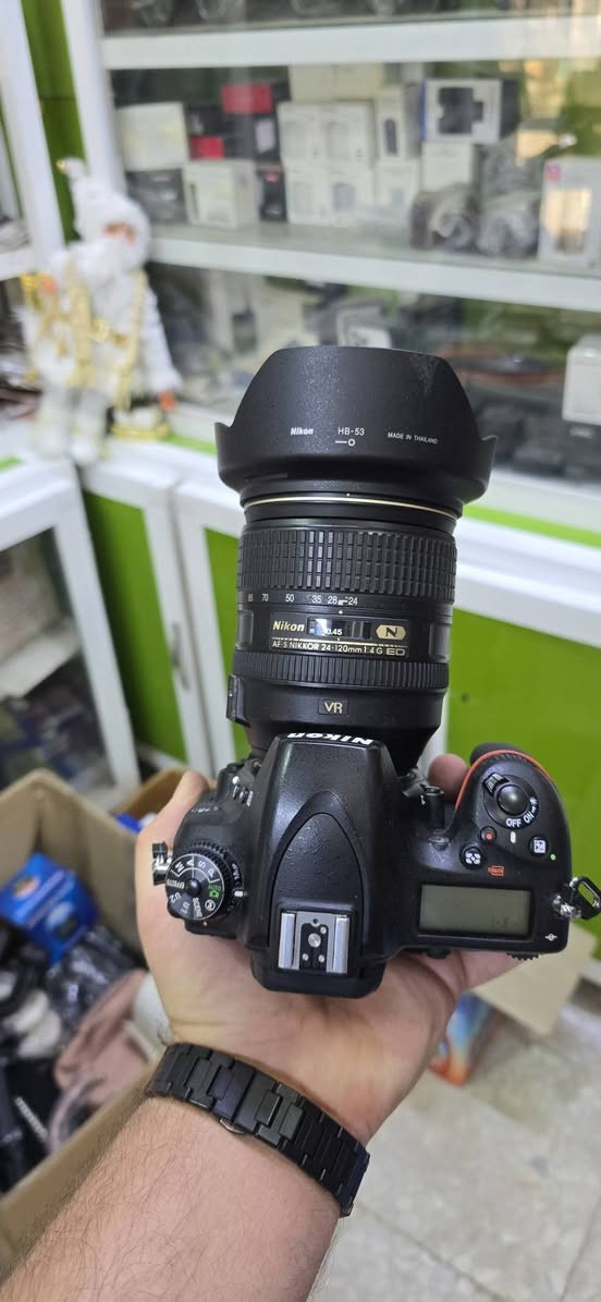 نيكون D750مع 24.120 
سعره كامله مليون و250الف نضافه100%
-----------------------------------
عدسه 70.200 نانون كرستال ثالث 
سعره مليون و 750الف فقط عدسه 
مكاني بابل ***********
***********
