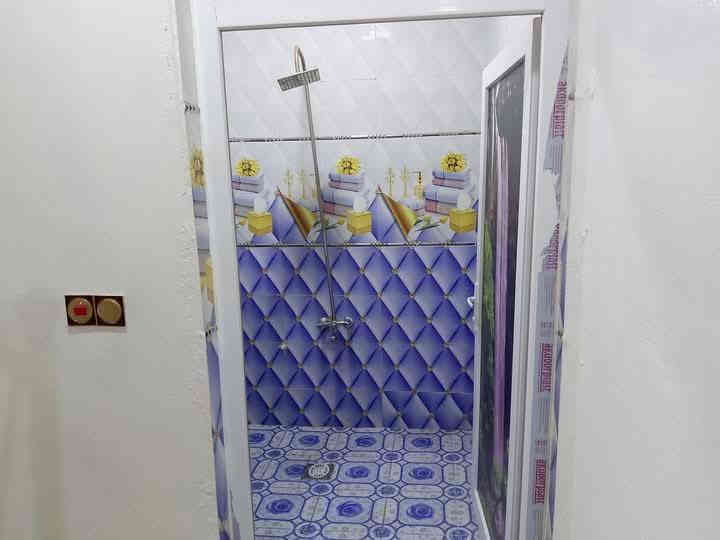 السلام عليكم ///  بسبب الوعود الكاذبة        بسب الوعد الكذبة إعادة النشر  بيت للبيع سند زراعي المساحة 300 مشمول بقرار التمليك بناء حديث يتكون من 5قرف 3فوك 2جوة استقبال+مطبخ حار بارد البيت مجهز بلسقوف والسيراميك الموقع.  الشرقاط اجميلة شارع عشرين فرع دكتورة فاطمة.   السعر 80 اقصاط مابيع // الاستفسار  علا الرقم *********** ///***********
