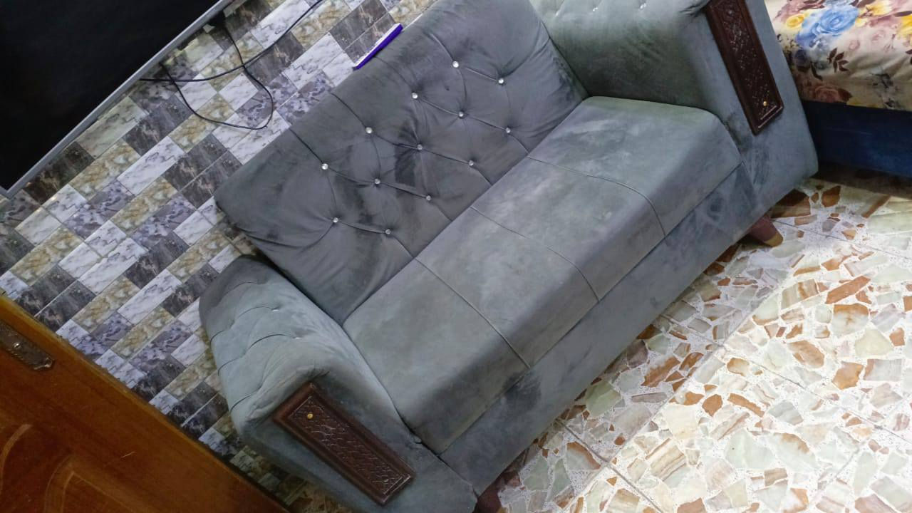 السلام عليكم اخوان
تخم للبيع  7 مقاعد نضيف 
السعر 200 وبي مجال 
مكاني بغداد الدوره ابو دشير 
رقمي***********
