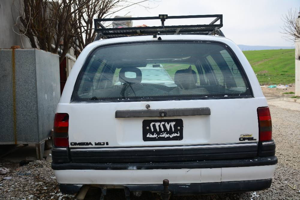 ئۆپڵی ئۆمیگای ستەیشن 
بە شەرتی گێڕو مەکینە ی ئەوروپی 
ئایر فلۆو کارەبایێات و گێچوو هەموو شتێکی بە شەرت 
تاقمێک تایەو ویلی لۆک 
پێشو دوای تازە داگیراوە بێ تەقەو ڕەقە 
سپلیتێکی دەبڵ بەڕاتی لۆکی لە سەرە 
تەبرێد ساردوو گەرم بە شەرت 
سەرفوو بوخارو نیە 
رۆنو ئاوی مەزبوتەو قەترە لێچونی نیە 
ئارمی پلاستیکی سلێمانیە و سەنەویشی لەگەڵە 
سەیارەکە ناڵی دۆستەو بێ مەسرەفەو هیچ عەیبوو عارێکی نیە 
لە سلێمانیم *********** السليمانية, العراق
