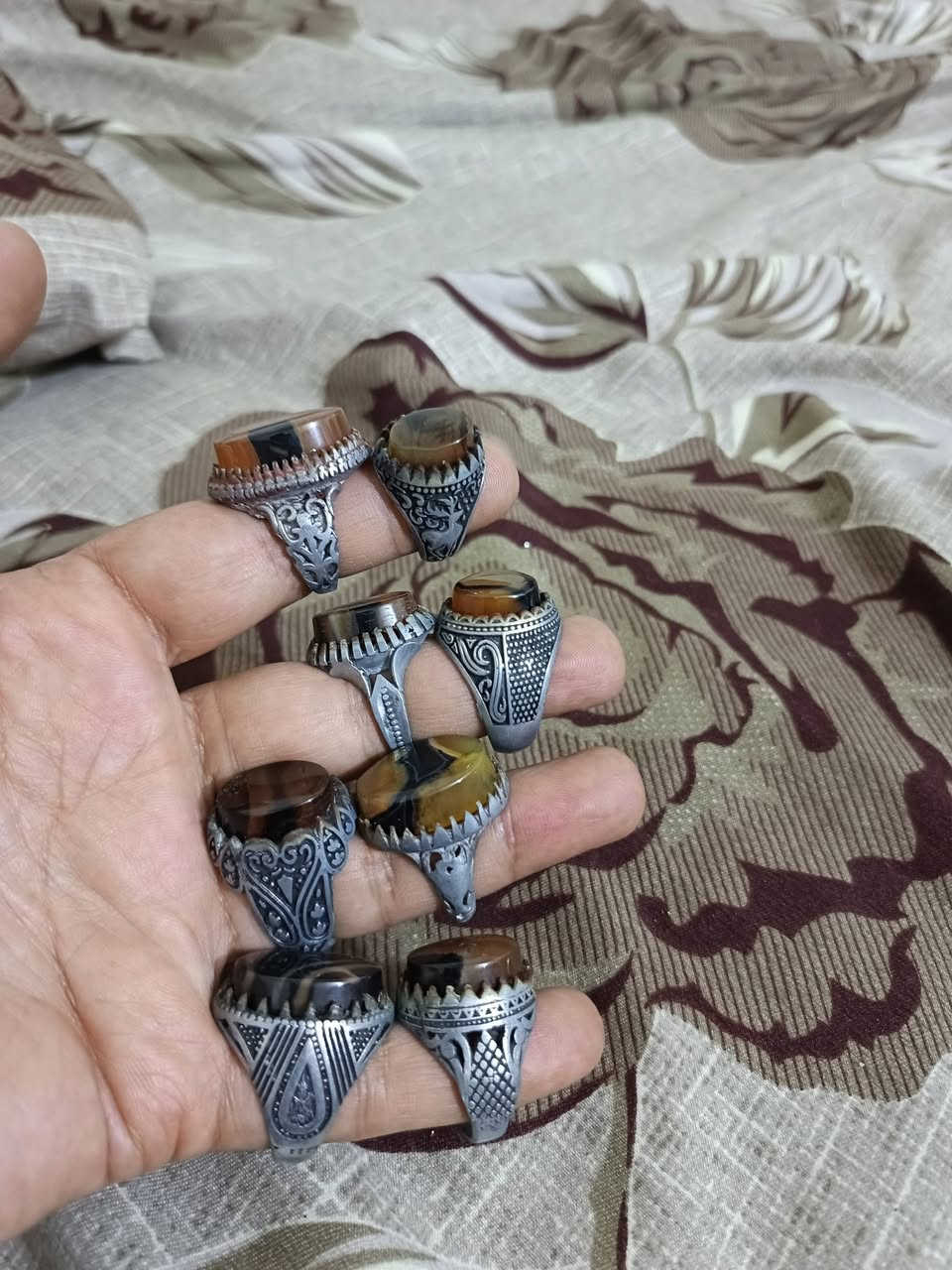 السلام عليكم
طبلة خواتم ايرانية ٥٠ خاتم مع الطبله السعر ٧٥ الف 
صياغه جميلة


**إذا كنت صاحب هذا الإعلان وتريد حذفه لأي سبب، رجاءا أرسل رسالة إلى الدعم الفني**