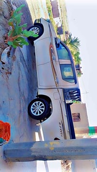 هايلوكس البيع السفسار 07829769107