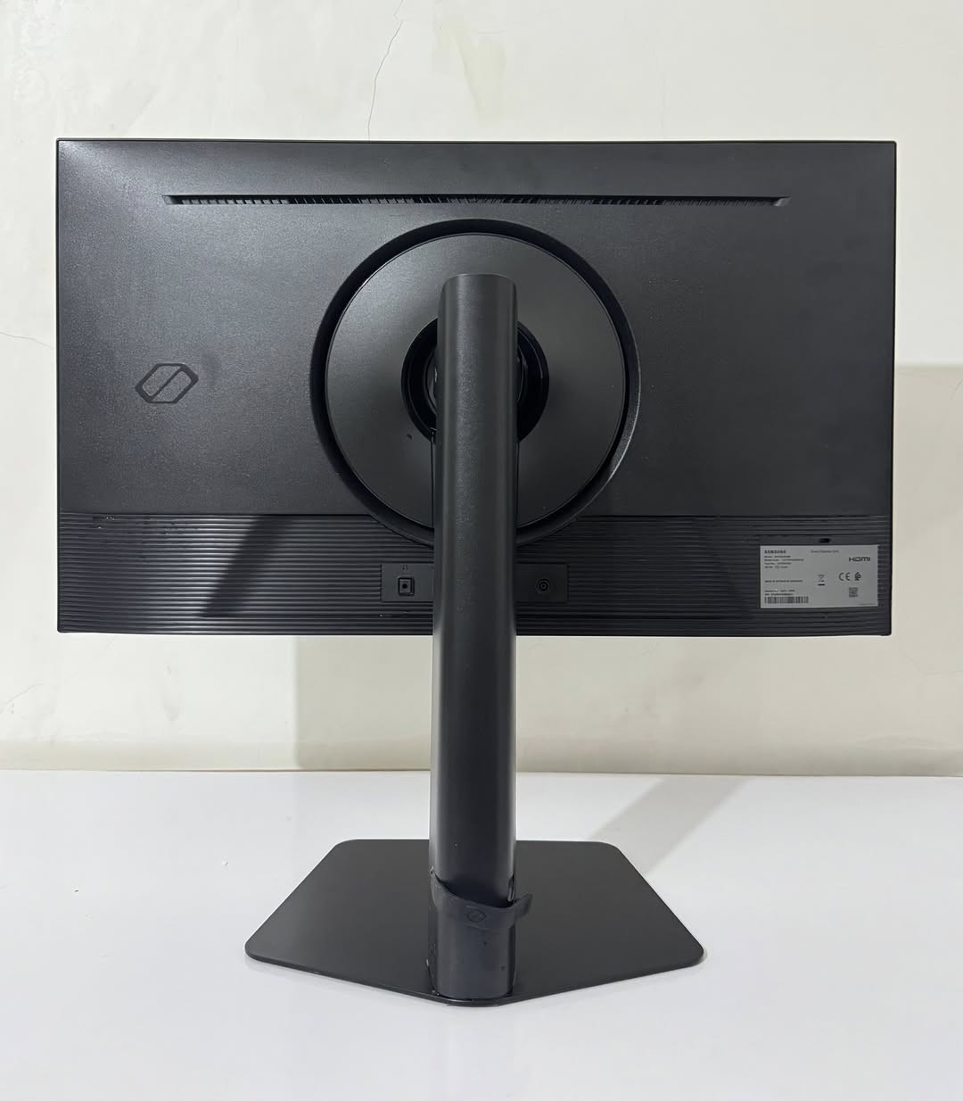 للبيع شاشة Samsung Odyssey G5
المواصفات :

• الدقة: 2K WQHD (2560 x 1440) - وضوح وتفاصيل خرافية.

• معدل التحديث: 180Hz - سلاسة تامة في الألعاب السريعة (مثل Warzone و eFootball).

• الحجم: 27 بوصة.

• الستاند: متحرك بالكامل (Adjustable Stand) - تحكم بالارتفاع، الإمالة، والدوران (Pivot) لوضعية مريحة جداً.

• الحالة: جديدة.

بعدها لوك طك الكارتون مسخدمة فقط اسبوعين 

📍 المكان: الديوانية.

💰 السعر: [علق بتم]


**إذا كنت صاحب هذا الإعلان وتريد حذفه لأي سبب، رجاءا أرسل رسالة إلى الدعم الفني**