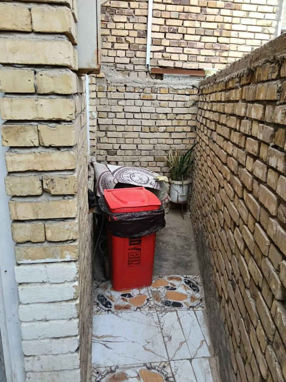 السلام عليكم بيت زراعي البيع بناصريه بحي الأمام المنتظر عج خلف مجلس المحافظه مساحة البيت 100 البيت صب وكامل صاله واستقبال وغرفه وصحيات وماي ومجاري وكهرباء البيت نضيف وبناء حديث ومابي اي نقص وشارع تبليط وعالي عن شارع ومنطقه راقيه شراي يتصل بهاذه رقم *********** المعرفه تفاصيل سعر وتفاصيل شراء
