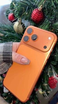 مساء الخير عندي 17 برو ماكس 256 بطارية 100  مستخدم شي قليل الفون داخل ...