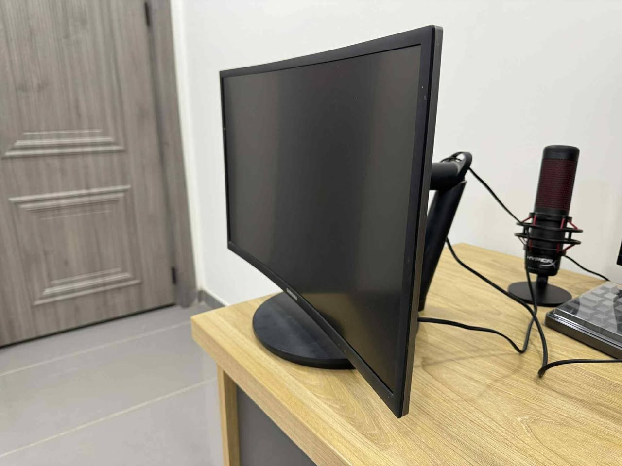 Samsung C24FG70FQM
24
Curved
VA
1928 × 1080
1ms
144 Hz Refresh Rate
بـــ185


**إذا كنت صاحب هذا الإعلان وتريد حذفه لأي سبب، رجاءا أرسل رسالة إلى الدعم الفني**