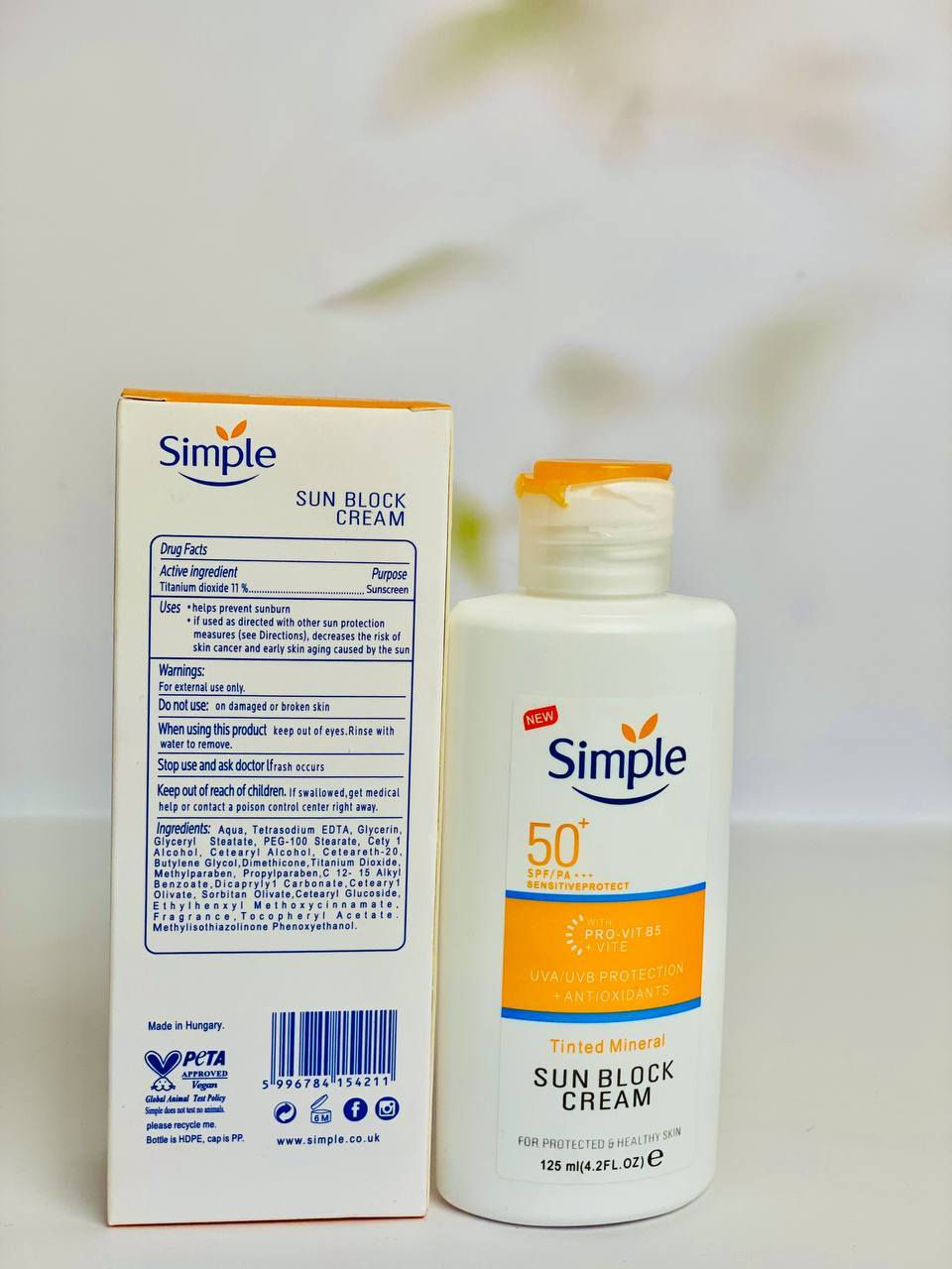 ✨ واقي الشمس من Simple
الحماية اللطيفة لبشرة صحية ونضرة 🌿☀️

واقي الشمس من سمبل يمنح بشرتك حماية فعّالة من أشعة الشمس الضارة SPF30 مع تركيبة خفيفة وسريعة الامتصاص، ما يسبب انسداد للمسام ولا يترك طبقة دهنية على الوجه.

✔️ يحمي من أشعة UVA وUVB
✔️ مناسب للبشرة الحساسة
✔️ خالي من العطور والكحول القاسي
✔️ يرطب البشرة ويمنحها نعومة وإشراقة طبيعية
✔️ مناسب للاستخدام اليومي تحت المكياج
المنشأ بريطانيا الأصلي 🇬🇧

السعر راسلونة دايرگت 
#اكسبلور#اكسبلور_2020#كومنت #لايك #ضيفو_بعض #اكسبلور_فولو #ضيفني #اكسبلور_explore #اكسبلور_ضيفونا #الامارات #الاكسبلور_فولو💕 #فولو #فولومي #فولو_مي #تفاعل #تفاعلوا😻👅 #متفاعلين #كومنت #لايك #ضيفو_بعض #دعم #عمان #الكويت #العراق #السعوديه  #دبي #صلاله 
#اضافات #صور  #تايم_سكوير #اضافات_الكويت_الخليج_السعوديه_الامارات_قطر_البحرين_عمان_الالتزام_بالفلو_باك
#متفاعلين


**إذا كنت صاحب هذا الإعلان وتريد حذفه لأي سبب، رجاءا أرسل رسالة إلى الدعم الفني**