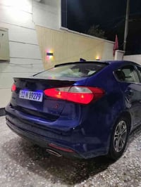 كيا فورتي موديل ٢٠١٧ وراد امريكي  حادثها خلفي بيها 4قطع صبغ بدون ضربه ...