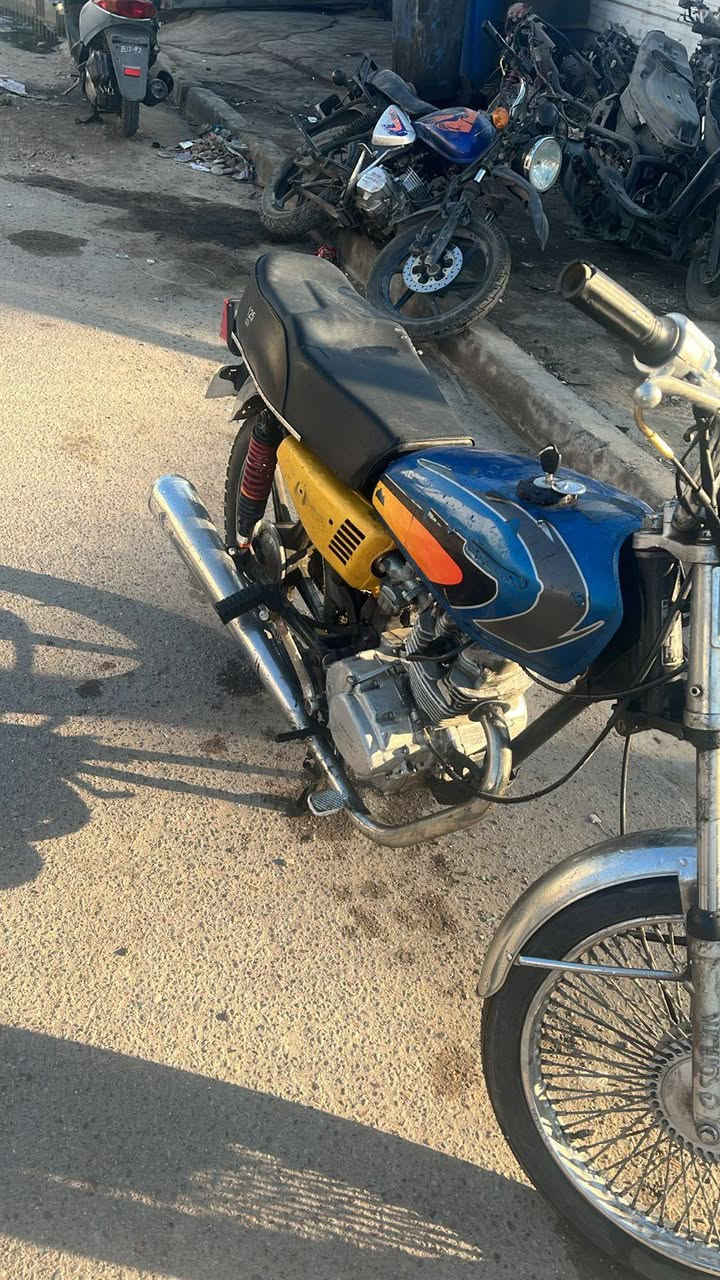 اربعه كير للبيع رايده 250 وبيه مجال حك الجيه السفسار ***********
