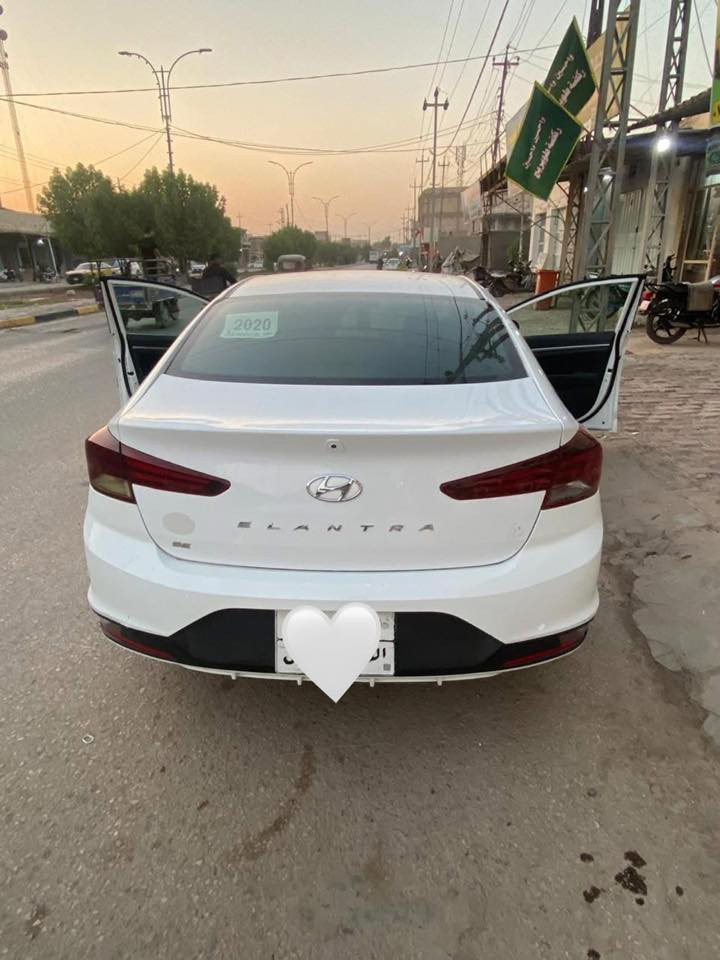 هونداي النترا 2020
السياره نص فول بيها البنيد والباب الوره السايق بيها صبغ قليل 
السعر 137 وبيها مجال العنوان كربلاء الهنديه 
للأستفسار ***********
