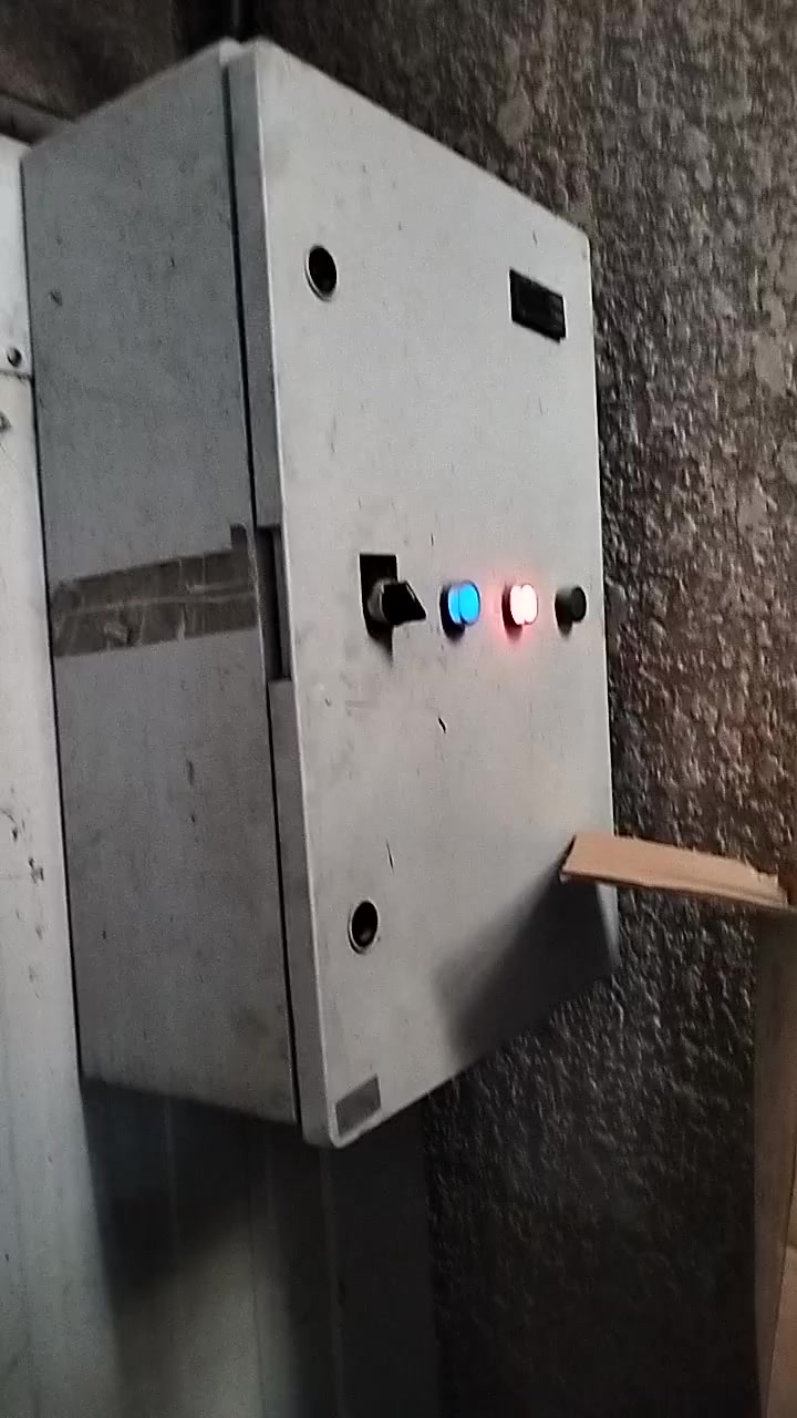 غرفه تجميد صاعق معجنات
كمبريسر توريف ايطالي اصلي 
داخليات عدد 2
استخدام قليل تشغيل 
*********** واتساب
