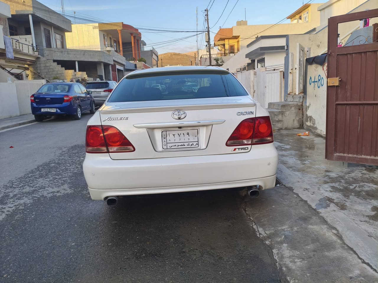 شا هینە ساخ گە ورە بە بچوک بۆیا خ نییە تی
جلدو سلا یدو هیتە ر 
سا ج سور مە لە کی 
تا یە کا نی تا زە ن 
نرخ 86 وە رە قە و مە جا ل 
سە یا رە کە کۆد کرا وە 
***********
