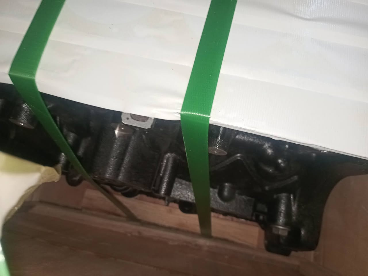 السلام عليكم يوجد محرك تيكو بدون كور  1800للبيع المكان كربلاء بالكارتون بعده السعر 700 الف وبيها مجال الاستفسار الاتصال على الرقم ***********
