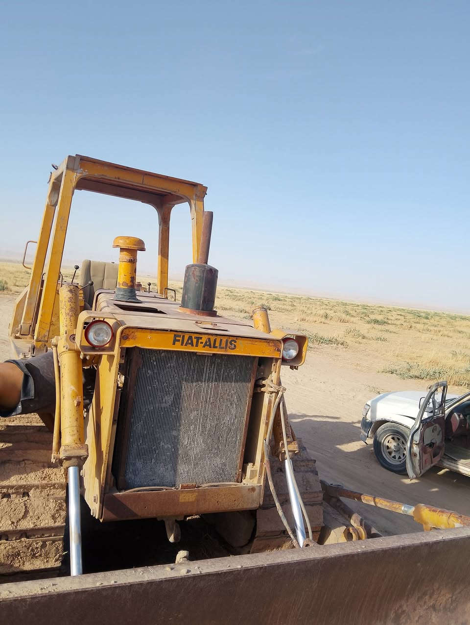 بلدوزر لبيع فيات لص 14 رقم ***********شغال
