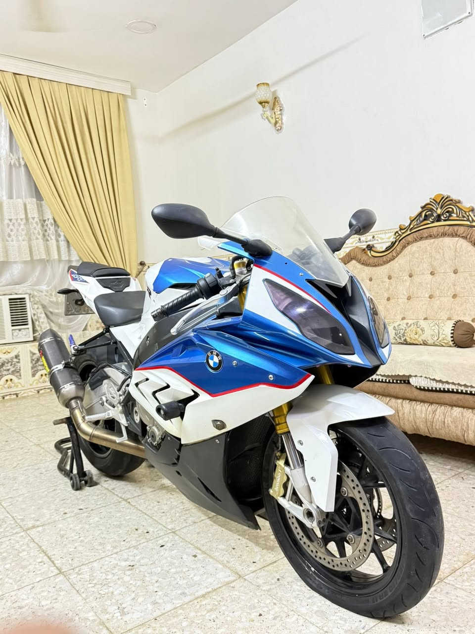 سلام وعليكم دراجه بي ام للبيع الدراجه ستوك موديل 2016 ماشيه الدراجه 17الف الدراجه نضيفه مرتبه كامله وبيها غراض تزويد والدراجه مرقمه كامله ثاني يوم التحويل رئسن مكان الدراجه بغداد البياع مامتواجد علفيس الشراي هاذه الرقم وتصل بي
***********
