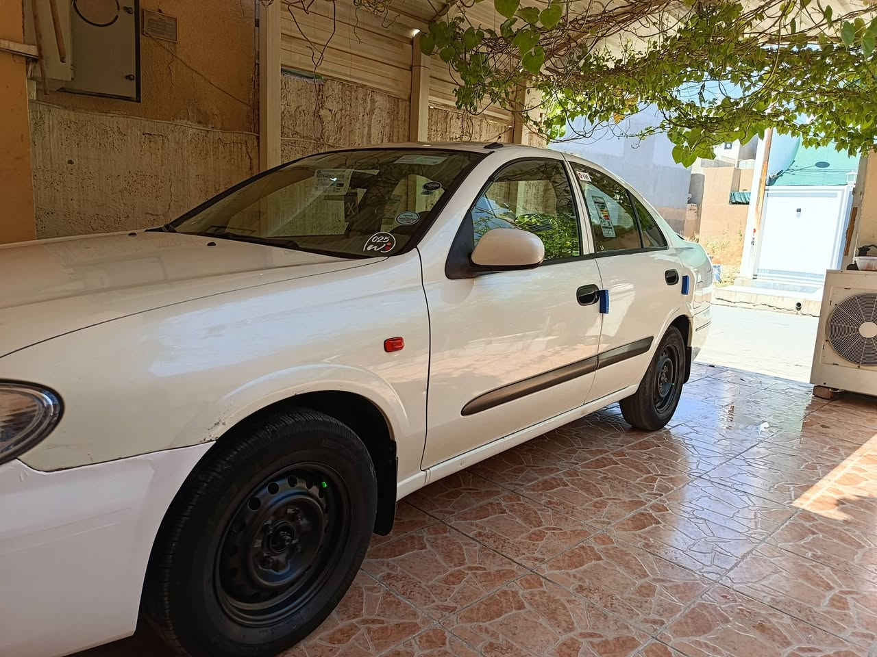نيسان صني يباني موديل 2009 جاملخ صبوخ بدودوخل سياره بدون مصرف كير  محرك تبريد ابشرط سنوي مامتي دفتر بازين بي سعر 93بي مجل ***********
