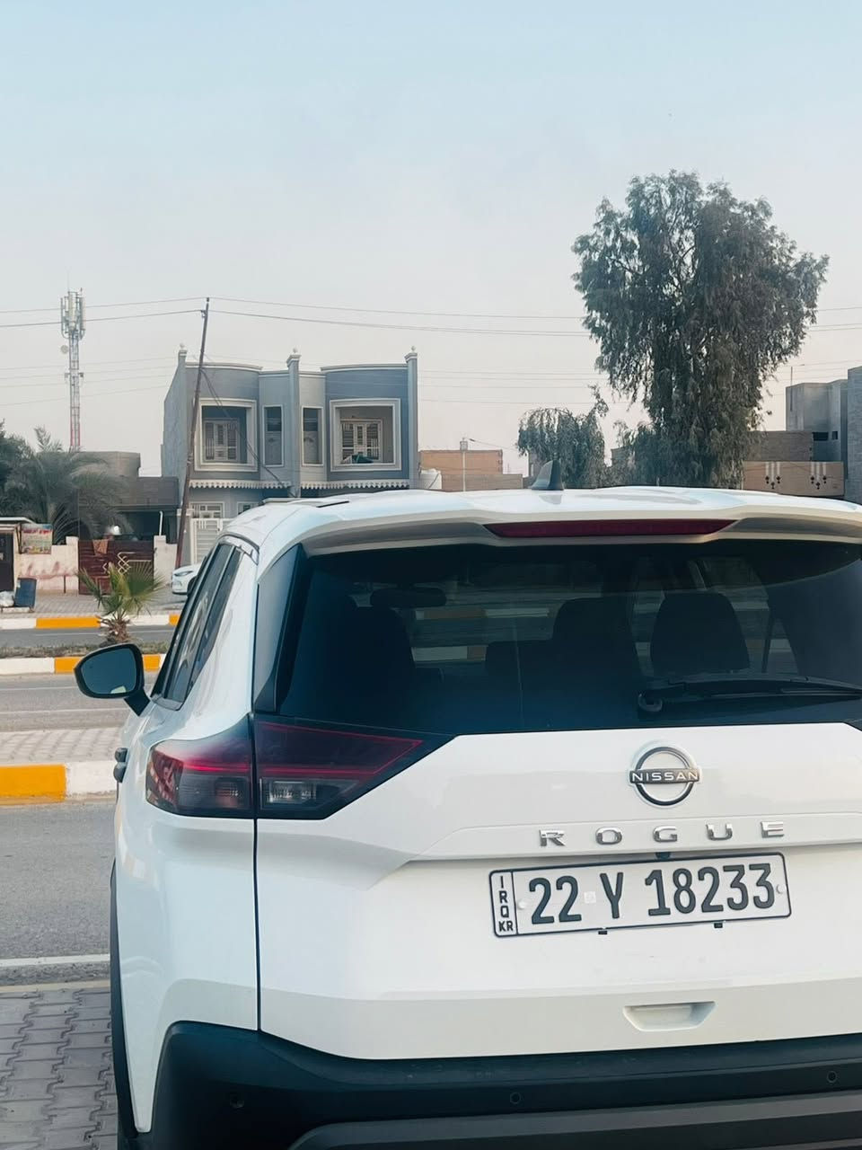 السلام عليكم
🚗 للبيع | نيسان روج 2023 (Clean) 🚗

✅ محرك 1500 تيربو
✅ رادار أمامي + رادار خلفي
✅ حساسات خلفية + جانبية
✅ تحذير النقطة العمياء (Mirror Warning)
✅ مثبت سرعة
✅ تحكمات على الستيرن
✅ شاشة + Apple CarPlay
✅ Auto Hold
✅ Drive Mode
✅ هاند بريك إلكتروني
✅ تشغيل بصمة (Smart Key)
✅ ويلات قياس 17
✅ تايرات جديدة (تخم)

✨ السيارة نظيفة ومواصفاتها كاملة، جاهزة ولا تحتاج أي مصروف.

📞 للاستفسار والمفاوضة يرجى التواصل على الخاص أو الاتصال: ***********-***********)
📍 الموقع: (تكريت /اربيل
