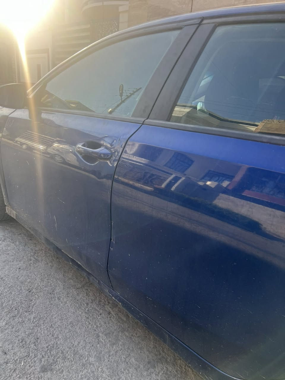 السلام عليكم
فورتي 2022

بيع او مراوس ب c200 فئه الـ2400 

مواصفات السياره المعروفه

شاشه كبيره

تحكمات ستيرن

رادارت جانبيه 

تحديد مسار 

كروز مثبت سرعه 

مكينه 2000 دوش 

السياره عليها منظومه تبريد كامله جديده واصليه مال فورتي بلاد مالتها 

يحتاجلها صبغ لبنيد ولدعاميه 

حادثه موضح بل سونار

الرقم/ بغداد انكليزي سنويه ورقم جديد وب اسمي تحويل وككابه ماكو مشكله


**إذا كنت صاحب هذا الإعلان وتريد حذفه لأي سبب، رجاءا أرسل رسالة إلى الدعم الفني**