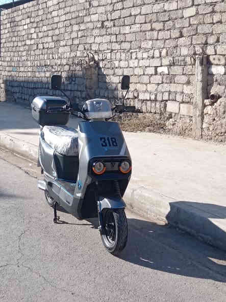 ماطور شحن للبيع مواصفات معروفه  نضيف صارلي شهر من اخذتو ماطور جديد كص ما بي شخط شرط وين ما يعجب ودي لون مميز لون رصاصي الماطور 2025 سرعتو 99 6 بطاريات دبل الماطور نضافه 100/100
السعر 700 وبي مجال قليل
رقم التلفون ***********
