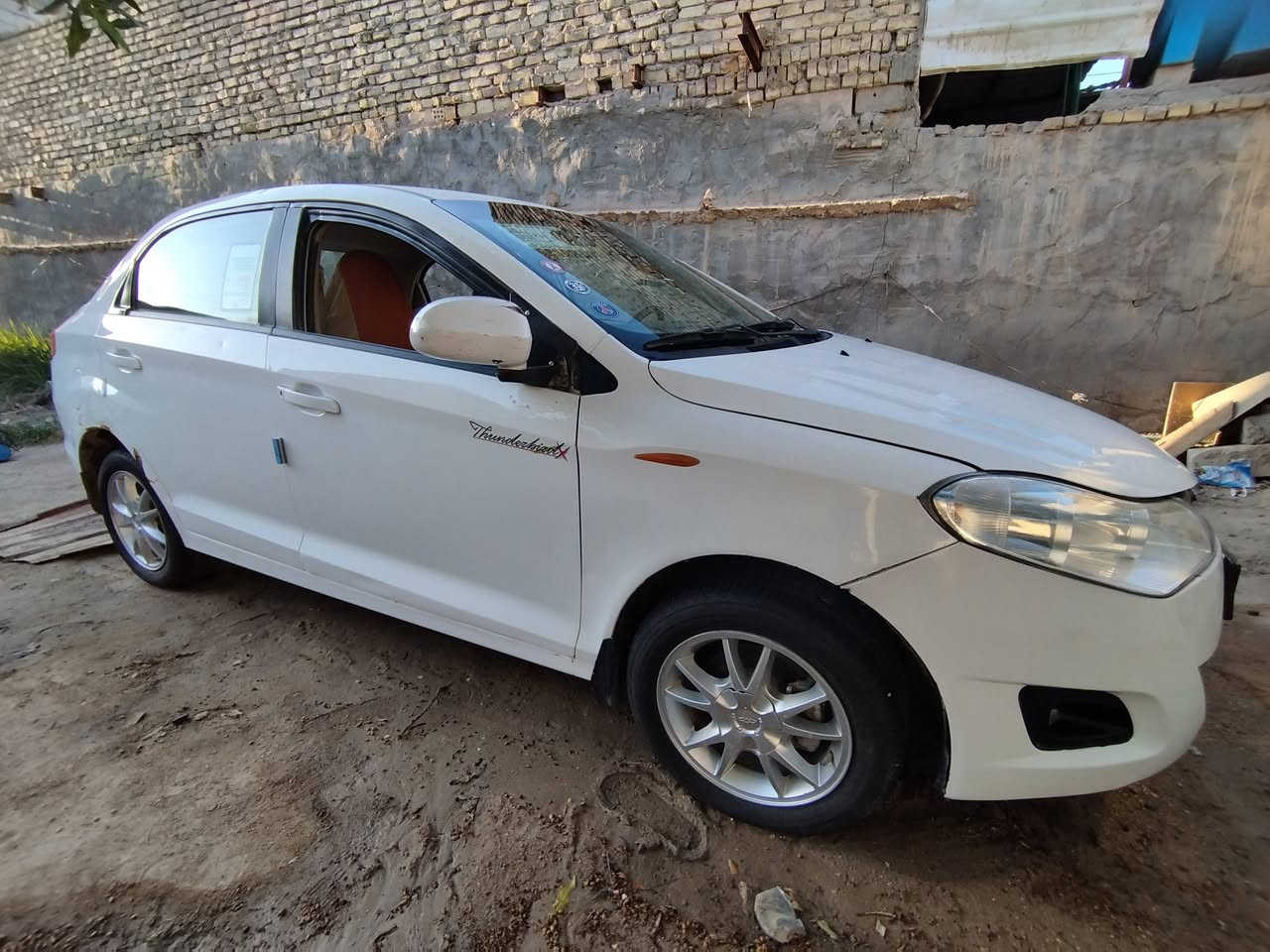 شيري فلاوين موديل 2013 سياره نضيفة كير ومكينه وتبريد كهربائيات شغالة خير من الله تخم تاير جديد السعر 40 وبيه مجال حق الجيه العنوان حله طريق كربله  ***********
