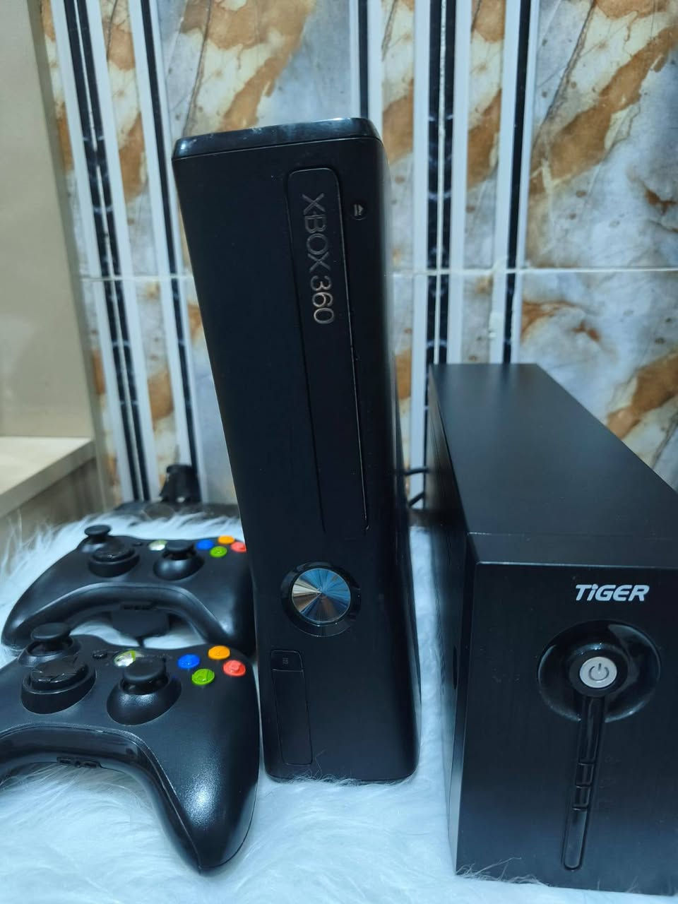اكس بوكس 360 نسخة Slim للبيع
الجهاز

مهكر ونظيف يحتوي على

GTA 5

Mincraft XBOX 360 EDITION اخر اصدار

Call of duty black ops 1 2و DLC

Forza horizon 2 rise Edition

fnaf باربع اجزاء

 GTA San Andreas

GTA 3

Crissys 3

Call of duty modern wafer 3

Army of Tow

Slenderman

Farm simoliter

والمزيد من الالعاب المشهوره والممتعه مع حسابات رائعه ويدعم الالعاب من اجهزه (psp وxbox original)

مع هديه بطاريه لليد ومعه يو بي اس (يُباع بشكل منفصل) والهارد بسعة (256GB) اي يحمل ما يقارب (80) لعبة من جيله

بسعر 110 الف به مجال بسيط به عيب لا يؤثر عليه وهو ما يفتح اقراص فقط تنزيل داخلي (جميع العابه محملة)


**إذا كنت صاحب هذا الإعلان وتريد حذفه لأي سبب، رجاءا أرسل رسالة إلى الدعم الفني**