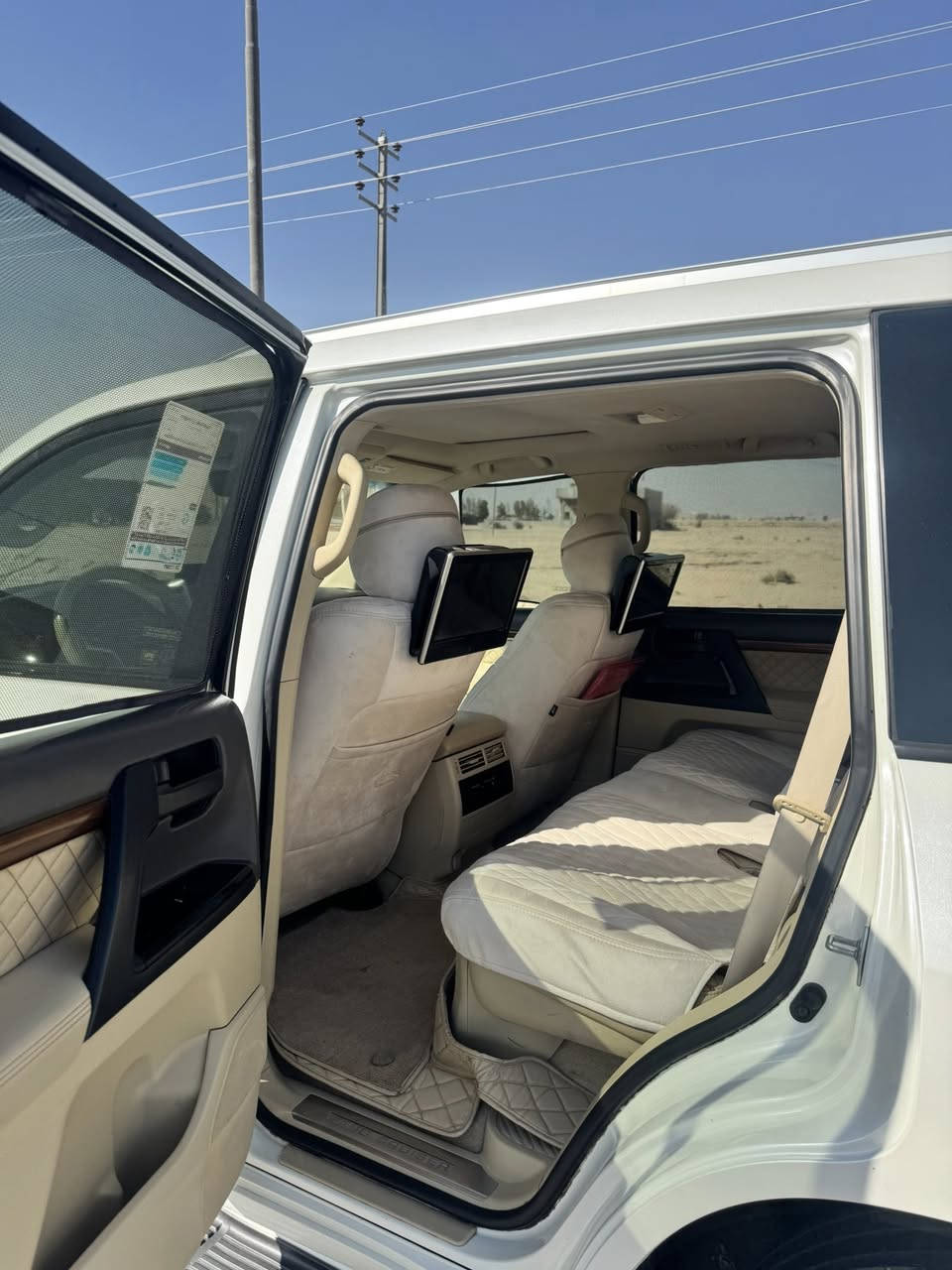 تويوتا لاندكروز 2017 خليحي GXR
فول 1/1 السيارة
محرك V8 حجم 4600 كفاله
كشنات اماميه كهرباء
ايرباك عدد 8
حساسات امامي خلفي
بصمه وتشغيل عن بعد بلادي سلايت دبل ماوس مثبت سرعة
لايت اسود زنون وبخاخ لايت
علامه لاندكروز ليزريه ب4 ابواب
شاشه بلادي + شاشات خلفيه
كامرات 360 4 درجه
السياره جديده بمعنى الكلمه بدون حادث بدون بارد مكفوله كفاله عامه
ماشيه 190 كم
رقم اربيل اتريد وكالة او تحويل 

مكاني البصرة سفوان
رقمي وبيه واتس 
***********
السياره نضيفه كلش مال جناي السياره احله من الصور ونشر الصور معا السونار وبالخدمه
