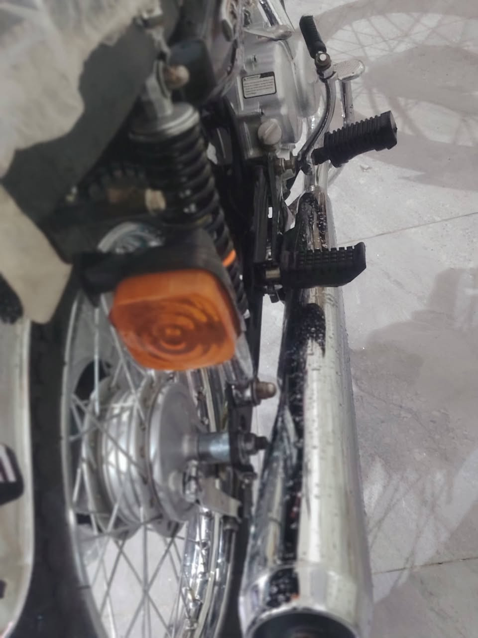 السلام عليكم دراجه للبيع نامه اصلي شلامجه موديل ٢٣  طالعه ب ٢٥ ***********
***********
