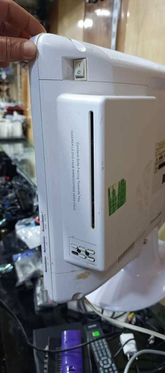 شاشة حجم ١٥ منفذ HD ومنفد VGA  وبيها بورت حاسبة مع دي في دي مدمج دقة عالية ترهم لكاميرات المراقبة ٦٥ مع التوصيل


**إذا كنت صاحب هذا الإعلان وتريد حذفه لأي سبب، رجاءا أرسل رسالة إلى الدعم الفني**