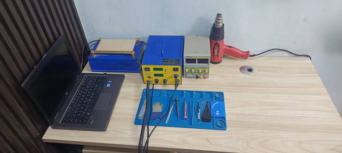 🔴🔴((تصفية محل))🔴🔴
🔸⬇️🔸(( جوة سعر الجملة )) 🔸⬇️🔸

♦️كمل الفيديو للنهاية ( كلشي بالفيديو للبيع )
🔸 اكسسوارات هواتف (كاملة )
🔸 قرطاسية مكتبية ( كاملة ) 
🔸 غراض كبيرة ( فاترينات - ميز - كراسي - ....)
🔸 اجهزة صيانة هواتف + (لابتوب مواصفات hp) 
🔸 (ساعات - سبح - نظارات - .......)

♦️ تواصل وياي على صفحة النشر الشخصية .او التواصل على رقم الواتساب *********** ( لمعرفة كافة التفاصيل منها السعر ) عنواني : بغداد بغداد, العراق
