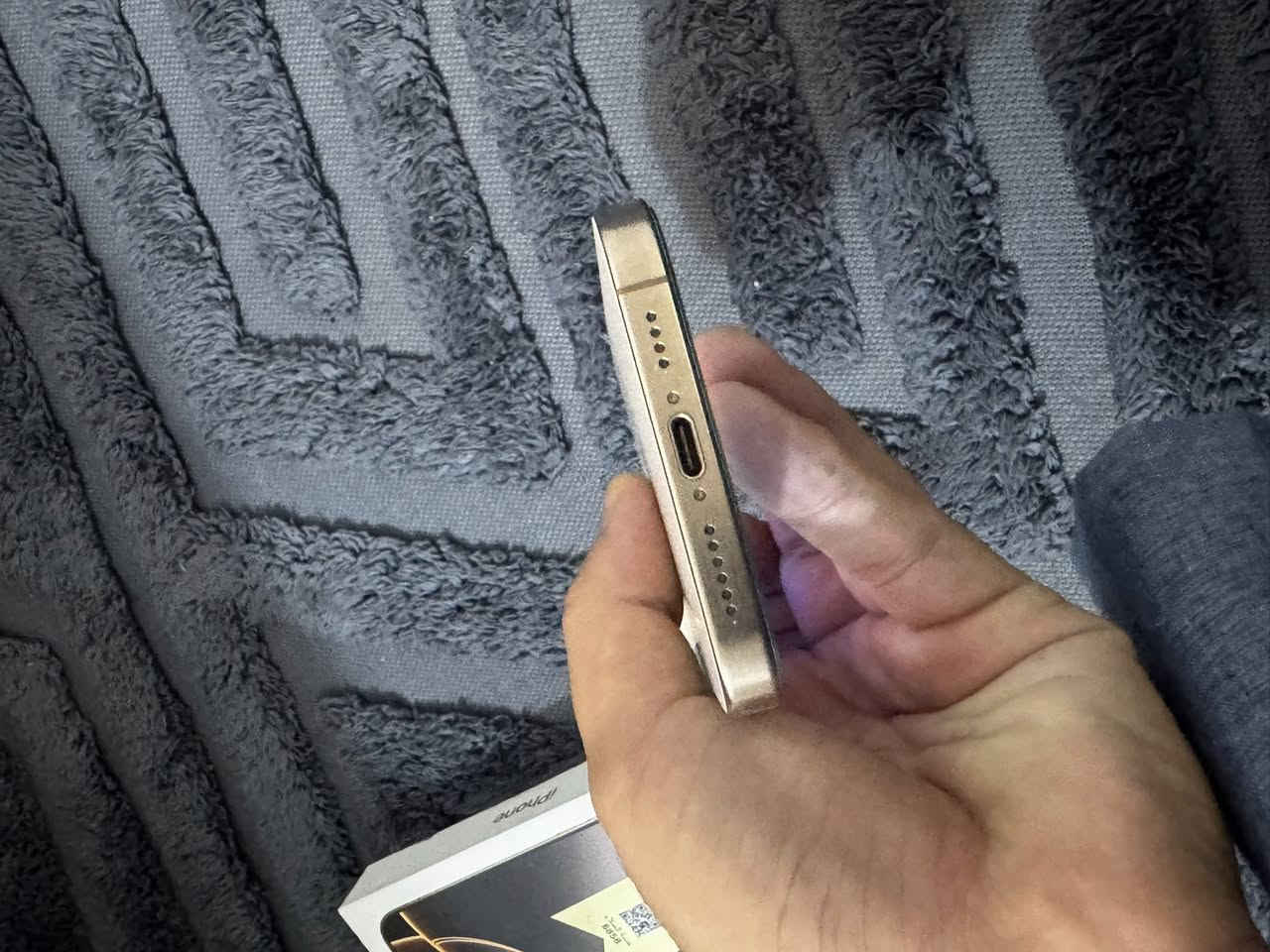 سلام عليكم 
ايفون 16 برو ماكس شرق اوسط بعده بل ضمان بطاريه 100 مشحون 221 مره
كامل ملحقات
الجهاز بي تعليك بسيط 
السعر مليون و200
*********** 
مكاني بغداد
