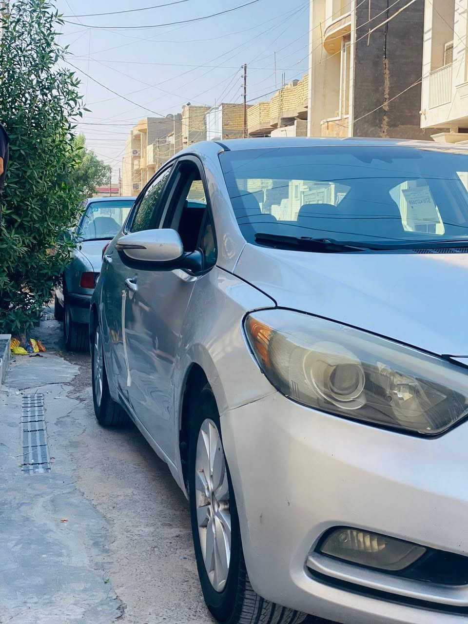 السلام عليكم كيا فورتي ٢٠١٤مكينة ٢٠٠٠ جي دي وارد أمريكي حادثها جاملغ ايمن وبنيد والباقي ليبل واحد صبغ احزام أثر شخوط بدون دواخل لغد وشاصي مكفول مكينة جديدة مال حاوية كير مكفول كهربائيات كلهة شغالة سيارة بسمي سنوية لغاية ٢٠٢٩مكان السيارة الدورة ***********وتساب موجود السعر ٩٣$
