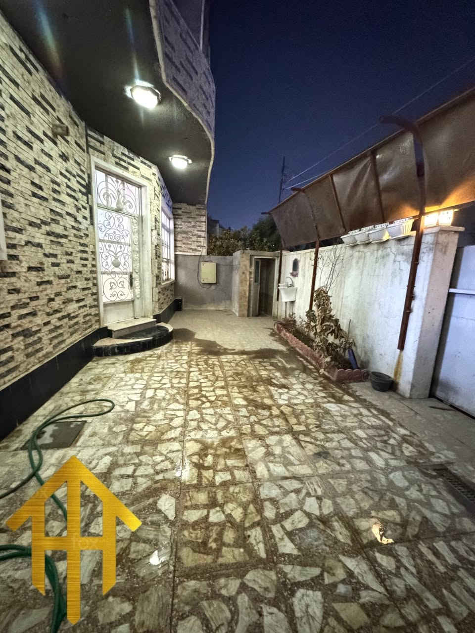 🏦 ®️مكتب الرواسي للعقار ®️ 🏦

‼️اعلان جديد‼️

🔴تسلسل العرض:-{ 122}

®️دار للبيع  🅿️🏚️ 

     المساحه الكلية:-208م

      واجهة:-10.4م.        ✖️.    نزال:-20م

®️تفاصيل البيت:-{بناء سنة 2015}

الطابق الاول:- { استقبال ➕مطبخ ➕خدمات ➕حولي  ➕(2) غرف نوم }

الطابق الثاني:- { ( 4) غرف نوم➕ خدمات  }

📍موقع البيت:- شارع الصحة {شارع 15 متر}

            .………..{بأدارة السيد ابو عبد }………….

للاستفسار📞📞📱📱

عبد الرحمن.    ***********

   منتظر.             ***********
