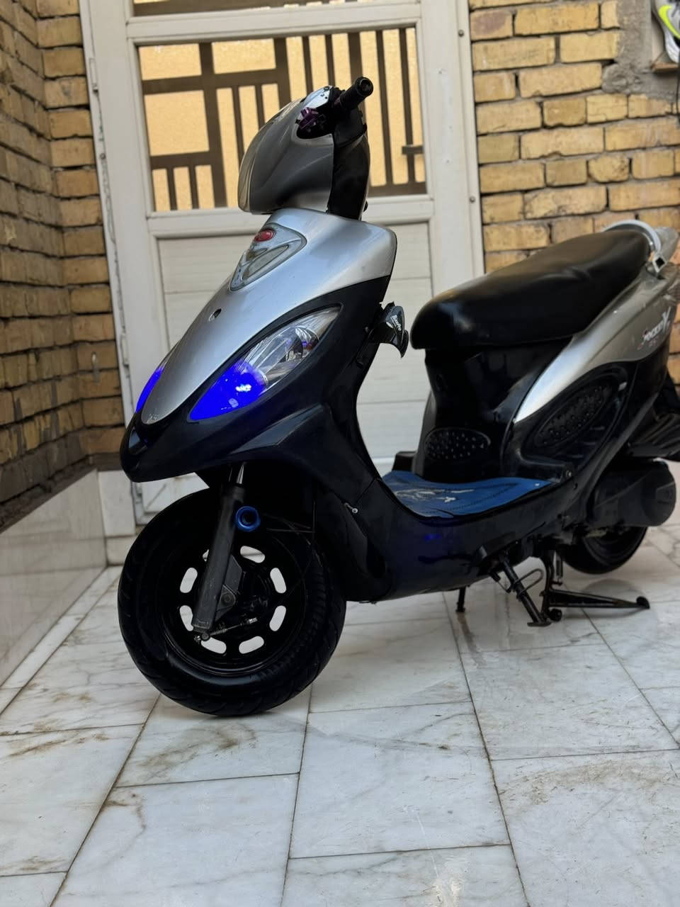 دراجه كامكو V2
الدراجه نضيفه كفرات او مكينه 
السعر 600 قفل بدون عمله مستعجل على بيع
مكاني الشطره  
الرقم *********** 
المو شراي لا يتصل
