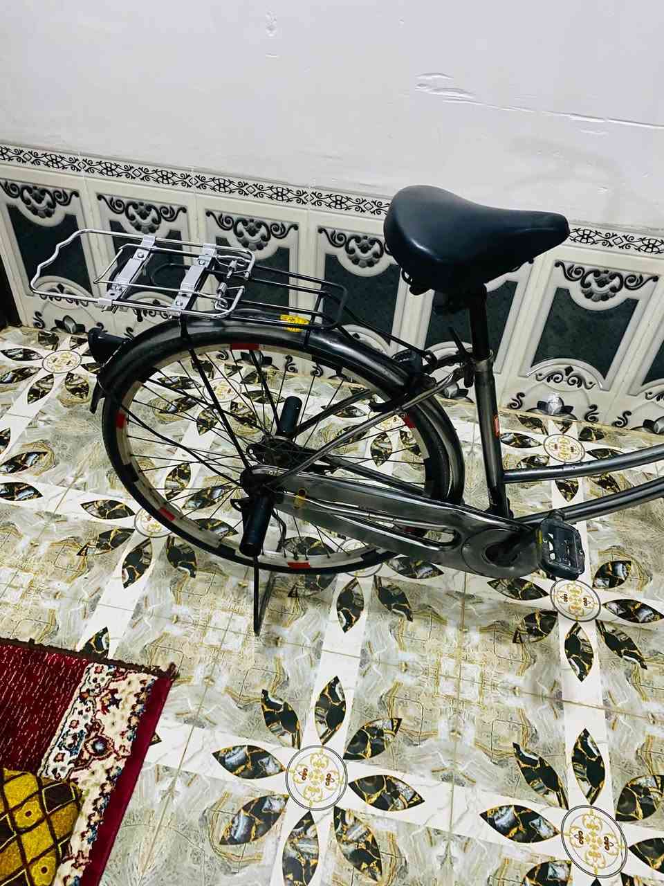 السلام عليكم للبيع سانتوس بريكات شغاله جوابه وتايرات جدد سعره 90 وبي مجال مكاني العلم
***********
