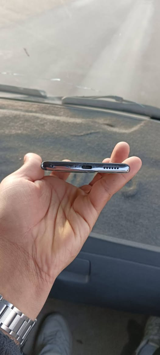 سلام عليكم جهاز تكنو سبارك 20برو اخو لجديد جهازي لشخصي ماداخل تصليح لجهاز نضيف وين متريد افحص شاشه منحنيه مراوس مو بيع  مراوس بايفون 12بقاني بصره الهارثه ***********للمراوس مو للبيع
