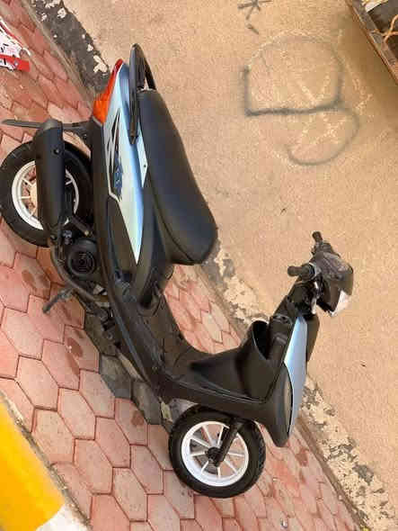 السلام عليكم دراجه ماكس عدلة للبيع بوشة 55 شلعه تشلع الكاعد نضيفه الدراجه مال جناي مكينه  سعرها 600 وبيها مجال حك الجية غراض وياها ويل و دبلات انطيهن الك مالاتها  رقمي ‏‪***********‬‏
